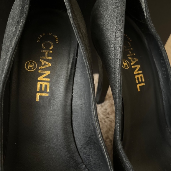 Chanel pump heels with platform - Picture 2 of 10